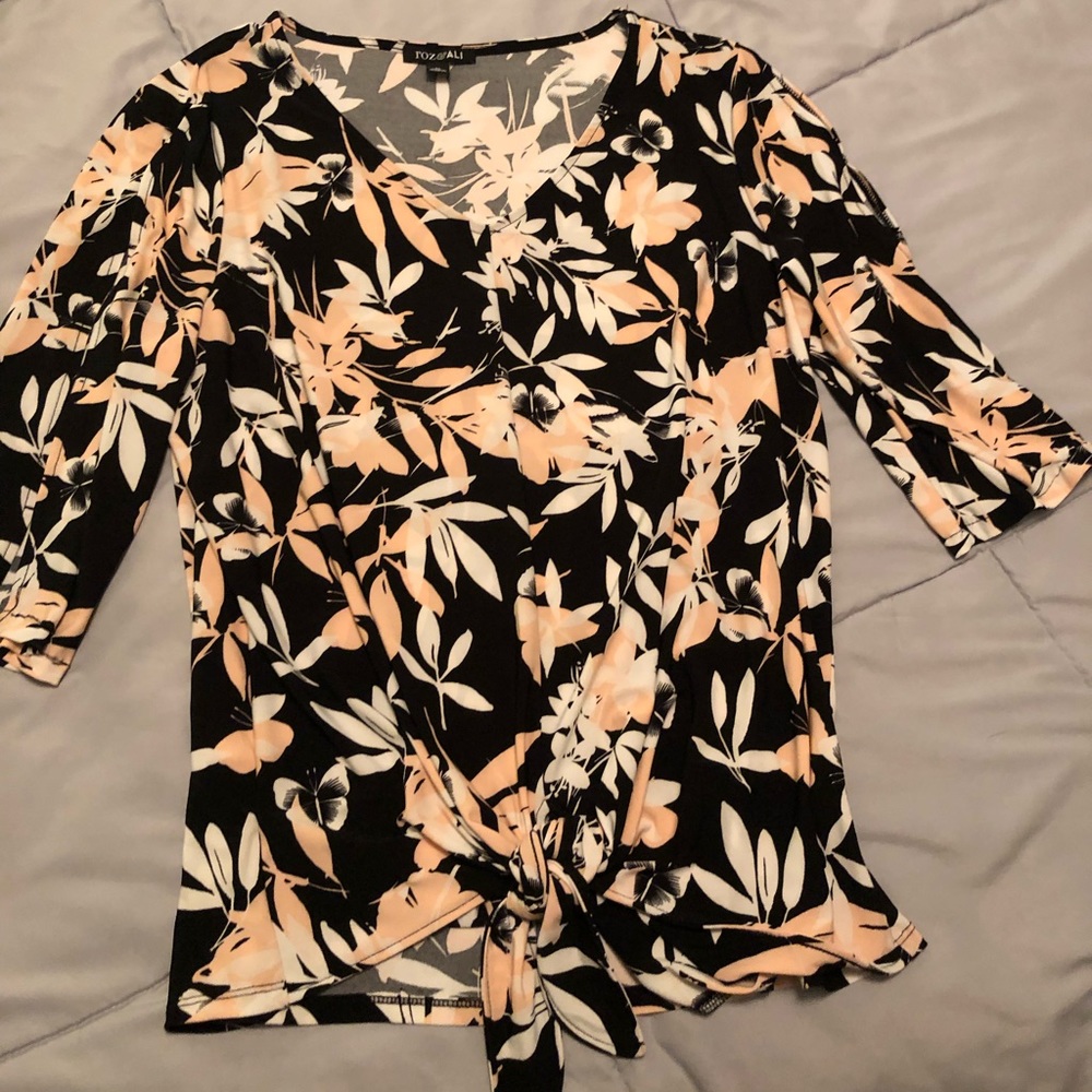 Rod & Ali floral tie front top